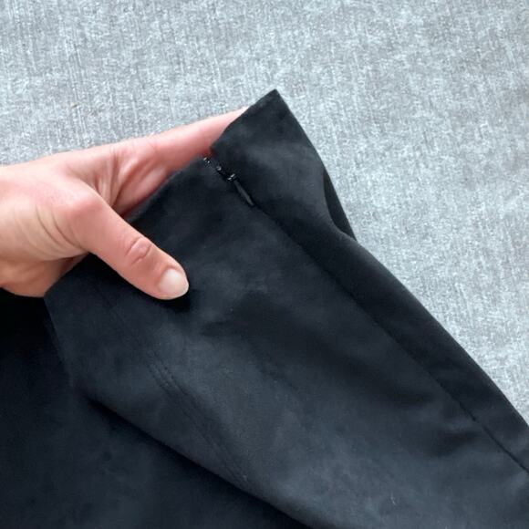 Babaton Aritzia Black Sueded Mini Skirt - Picture 3 of 3